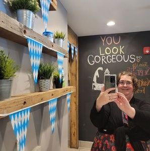 Meet your Posher, Cindy